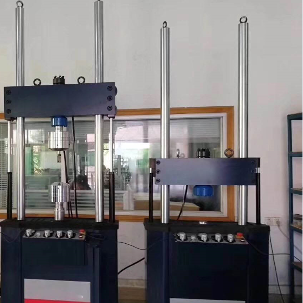 1683252277696812.png 微機(jī)控制電液伺服動靜高溫疲勞試驗機(jī).png